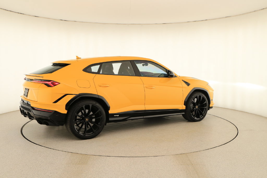 Used 2024 Lamborghini Urus S AWD/4WD image 7