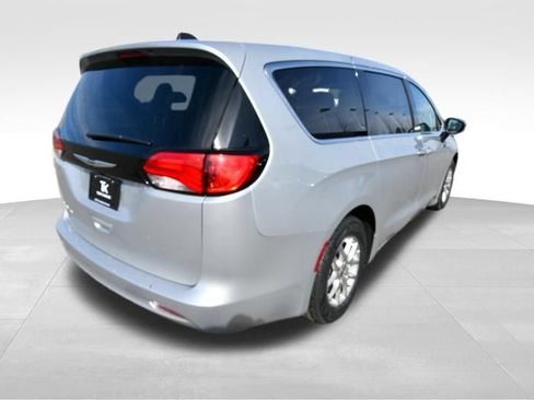 Used 2024 Chrysler Voyager LX FWD image 7