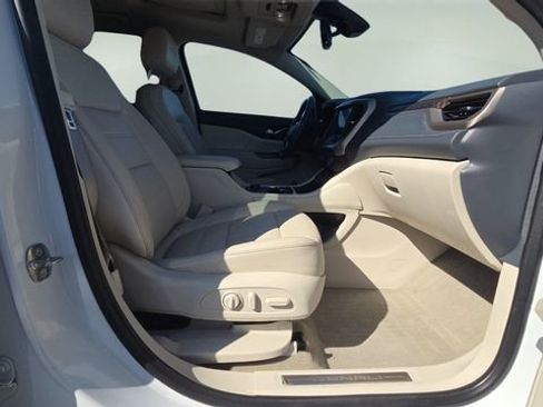 Used 2023 GMC Acadia Denali w/ Denali Technology Package image 14
