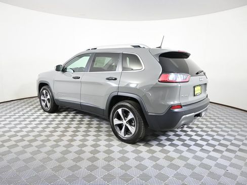 Used 2019 Jeep Cherokee Limited w/ Trailer Tow Group AWD/4WD image 4