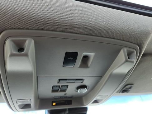 Certified 2018 Chevrolet Suburban Premier image 15