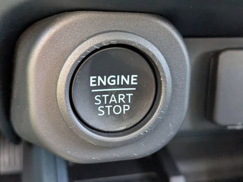 Used 2025 Ford Maverick Lobo AWD/4WD image 25