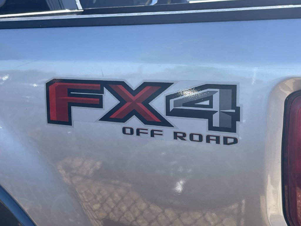 Used 2020 Ford F250 Lariat w/ Lariat Value Package AWD/4WD image 6