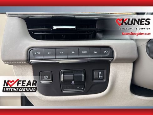 Used 2023 Cadillac Escalade Premium Luxury Platinum w/ Heavy-Duty Trailer Package AWD/4WD image 16