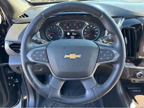 Used 2023 Chevrolet Traverse LT w/ LT Premium Package AWD/4WD image 19