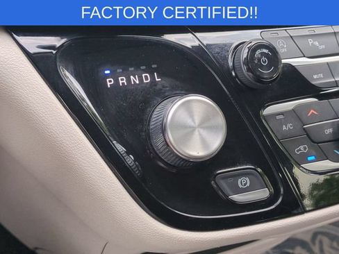 Certified 2023 Chrysler Pacifica Touring-L FWD image 27