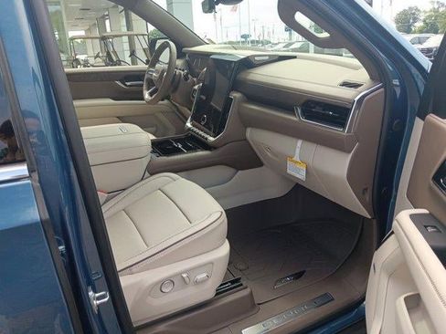New 2026 GMC Yukon Denali w/ Denali Reserve Package AWD/4WD image 19