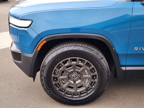 Used 2024 Rivian R1S Adventure image 8