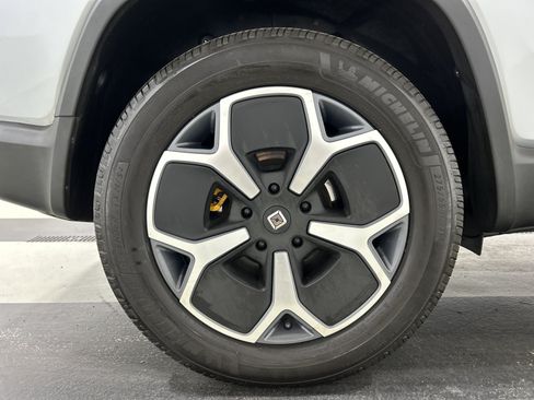 Used 2024 Rivian R1S Adventure AWD/4WD image 12