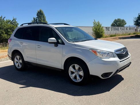 Used 2015 Subaru Forester 2.5i Premium AWD/4WD image 14