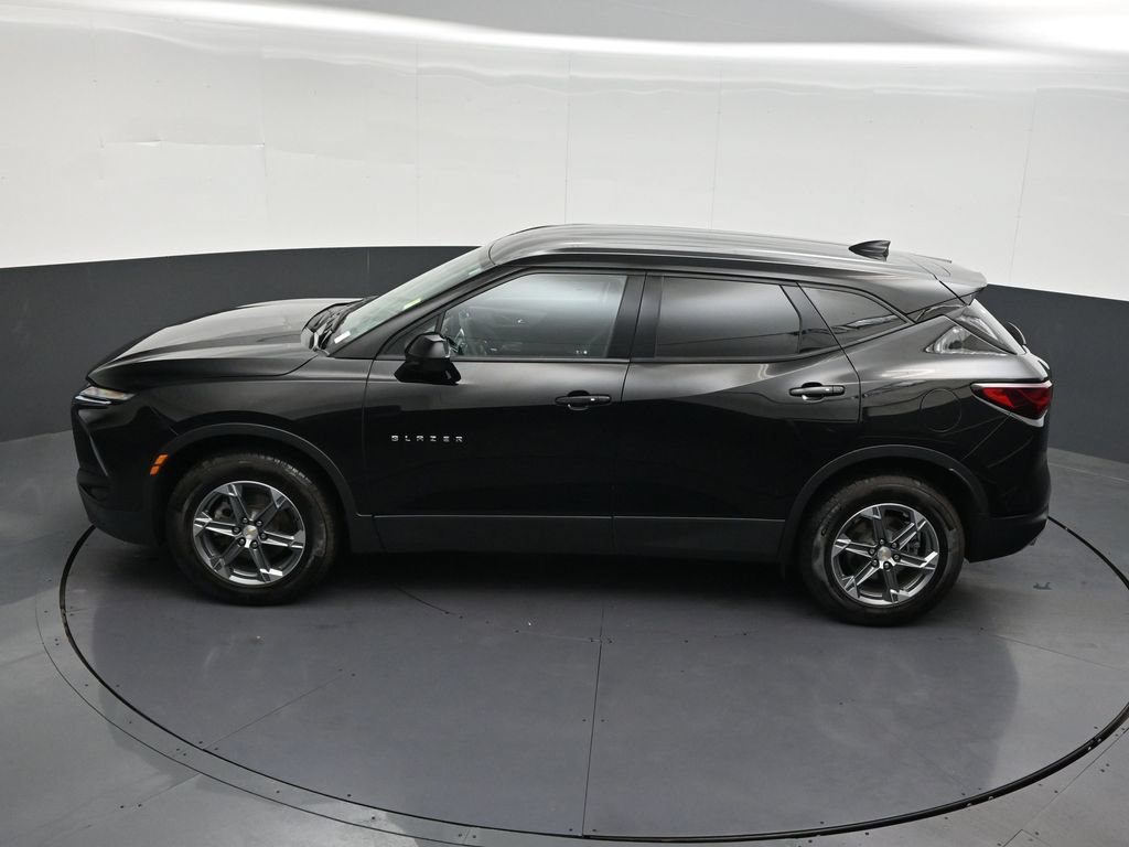 Used 2023 Chevrolet Blazer LT FWD image 19