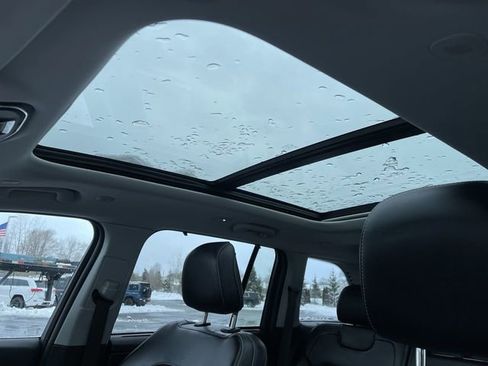 Used 2023 Jeep Grand Cherokee Limited w/ Luxury Tech Group II image 20