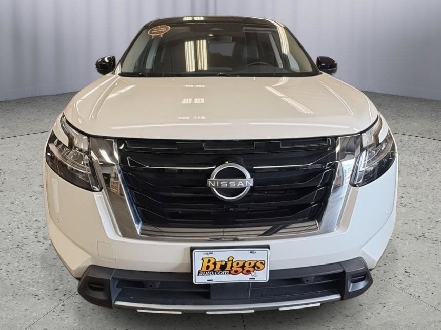 Used 2024 Nissan Pathfinder SL AWD/4WD image 9