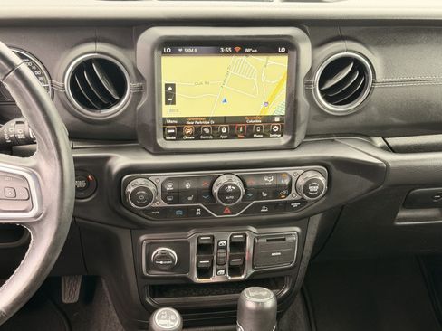 Used 2023 Jeep Wrangler Unlimited Sahara w/ Cold Weather Group AWD/4WD image 30