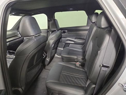 Certified 2025 Kia Sorento SX Prestige image 17