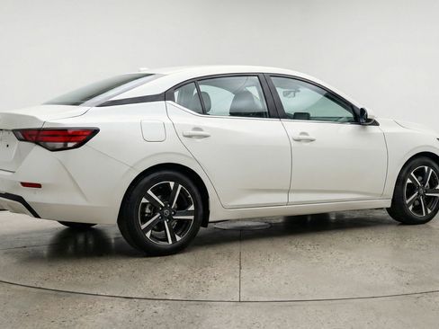 Used 2025 Nissan Sentra SV image 9