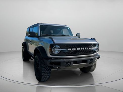 Used 2024 Ford Bronco Wildtrak image 4