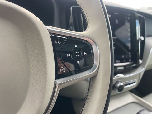 Certified 2023 Volvo XC60 B5 Plus w/ Climate Package image 41