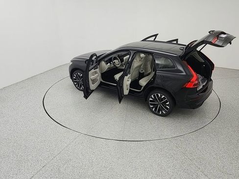 New 2026 Volvo XC60 T8 Ultra w/ Climate Package AWD/4WD image 24