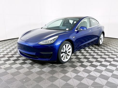 Used 2018 Tesla Model 3 Long Range RWD image 3