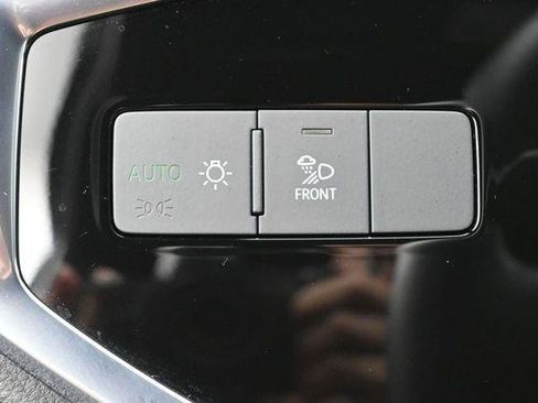 Used 2025 Audi Q3 2.0T Premium w/ Convenience Package AWD/4WD image 16
