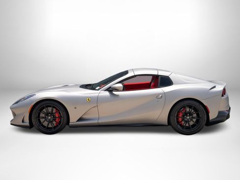 Used 2022 Ferrari 812 GTS RWD image 4