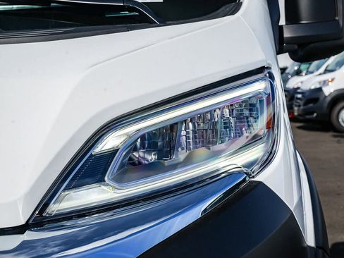 New 2026 RAM ProMaster 1500 w/ Quick Order Package 22G SLT image 8