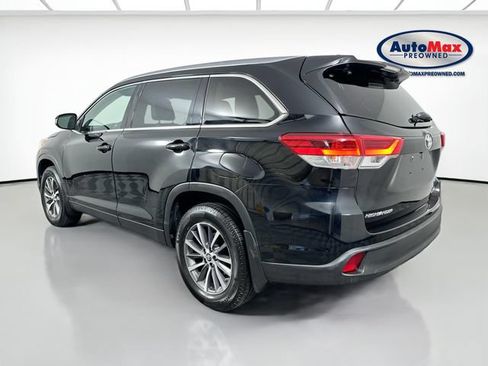 Used 2019 Toyota Highlander XLE AWD/4WD image 5
