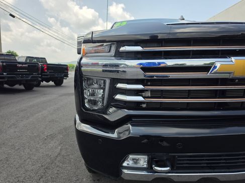 Used 2023 Chevrolet Silverado 3500 High Country w/ Z71 Off-Road Package AWD/4WD image 9