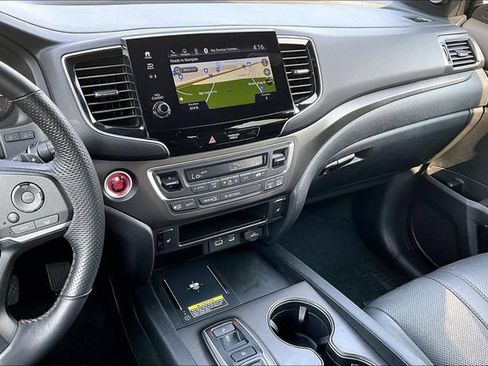 Used 2025 Honda Passport TrailSport image 15