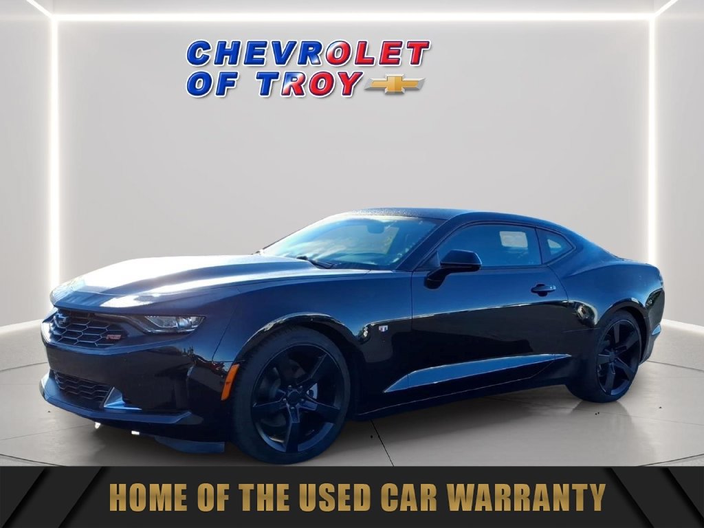 Used 2019 Chevrolet Camaro LT w/ RS Package RWD image 4