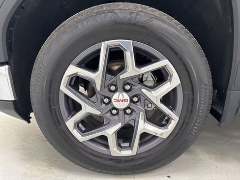 Used 2022 GMC Sierra 1500 SLT w/ SLT Premium Plus Package AWD/4WD image 40