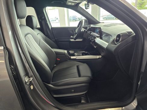 Used 2023 Mercedes-Benz GLB 250 4MATIC image 41