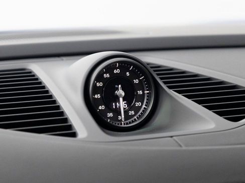 New 2026 Porsche Macan 4S Electric image 19