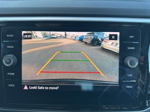 Used 2022 Volkswagen Atlas Cross Sport SE image 12