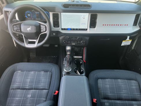 New 2026 Ford Bronco Heritage Edition AWD/4WD image 2