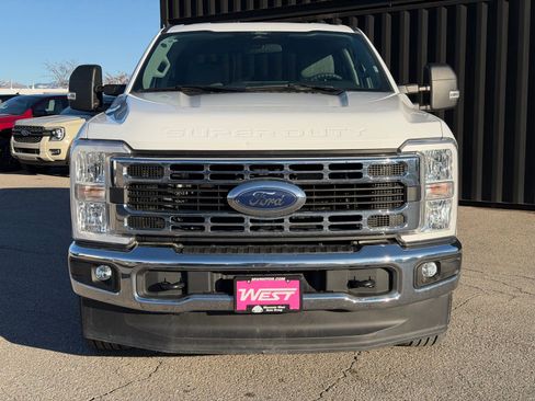 Used 2024 Ford F250 XLT image 2