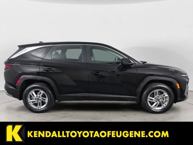 Used 2025 Hyundai Tucson SE AWD/4WD image 4