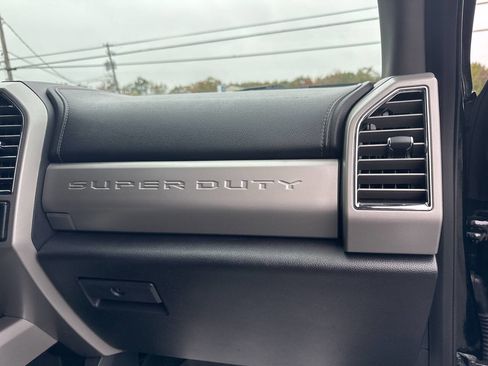 Used 2017 Ford F250 Lariat w/ Chrome Package image 30