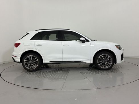 Used 2023 Audi Q3 2.0T Premium w/ Black Optic Sport Package AWD/4WD image 8