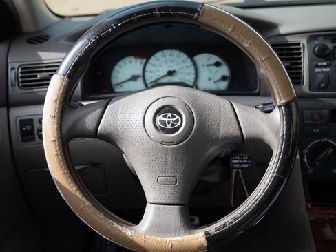 Used 2003 Toyota Corolla CE FWD image 29