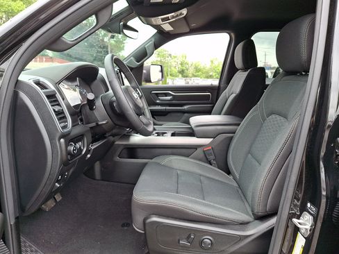 Used 2025 RAM 1500 Big Horn AWD/4WD image 23