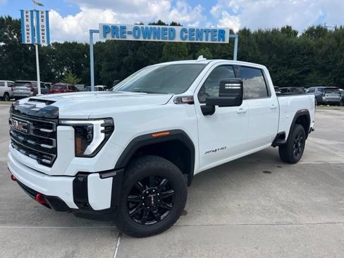 Used 2026 GMC Sierra 2500 AT4 AWD/4WD image 2