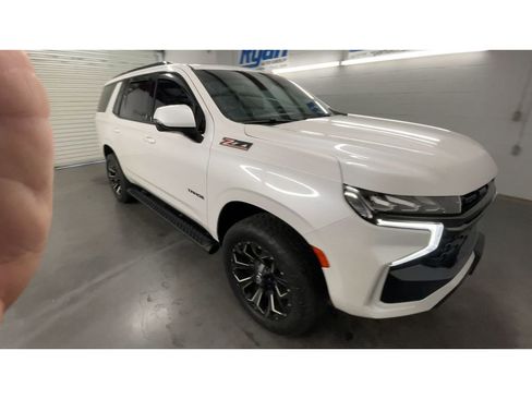 Used 2021 Chevrolet Tahoe Z71 w/ Z71 Signature Package image 2