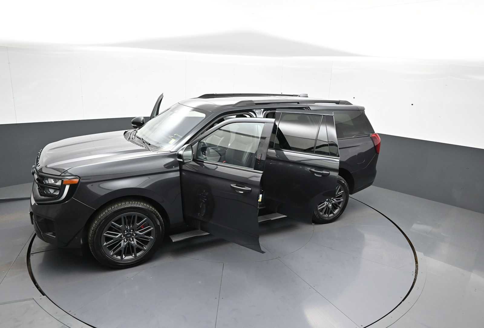 Used 2025 Ford Expedition Platinum w/ Stealth Performance Package AWD/4WD image 54