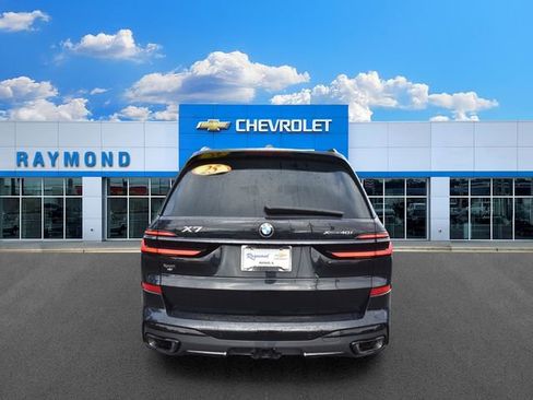 Used 2025 BMW X7 xDrive40i w/ M Sport Package AWD/4WD image 4