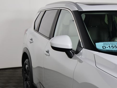 Used 2025 Nissan Rogue SV w/ SV Premium Package image 14