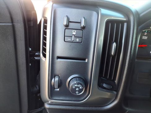 Used 2018 Chevrolet Silverado 1500 LT w/ All Star Edition image 24