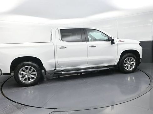 Used 2021 Chevrolet Silverado 1500 LTZ w/ Z71 Off-Road Package AWD/4WD image 10