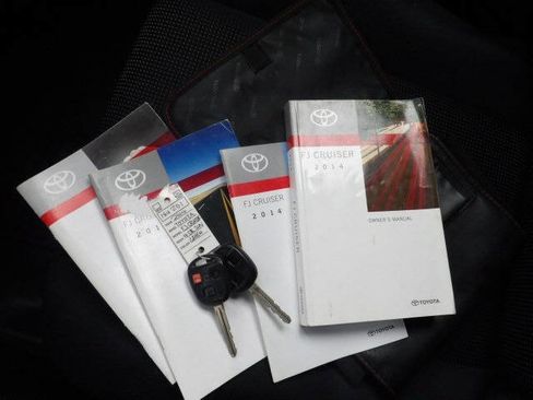 Used 2014 Toyota FJ Cruiser 4WD image 16